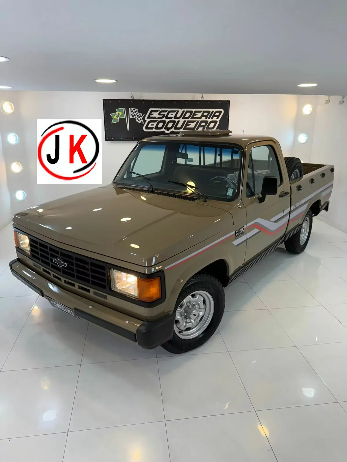 Ficha Técnica carros Caminhonete antiga GM D20 Custom DE LUXE ano 1988