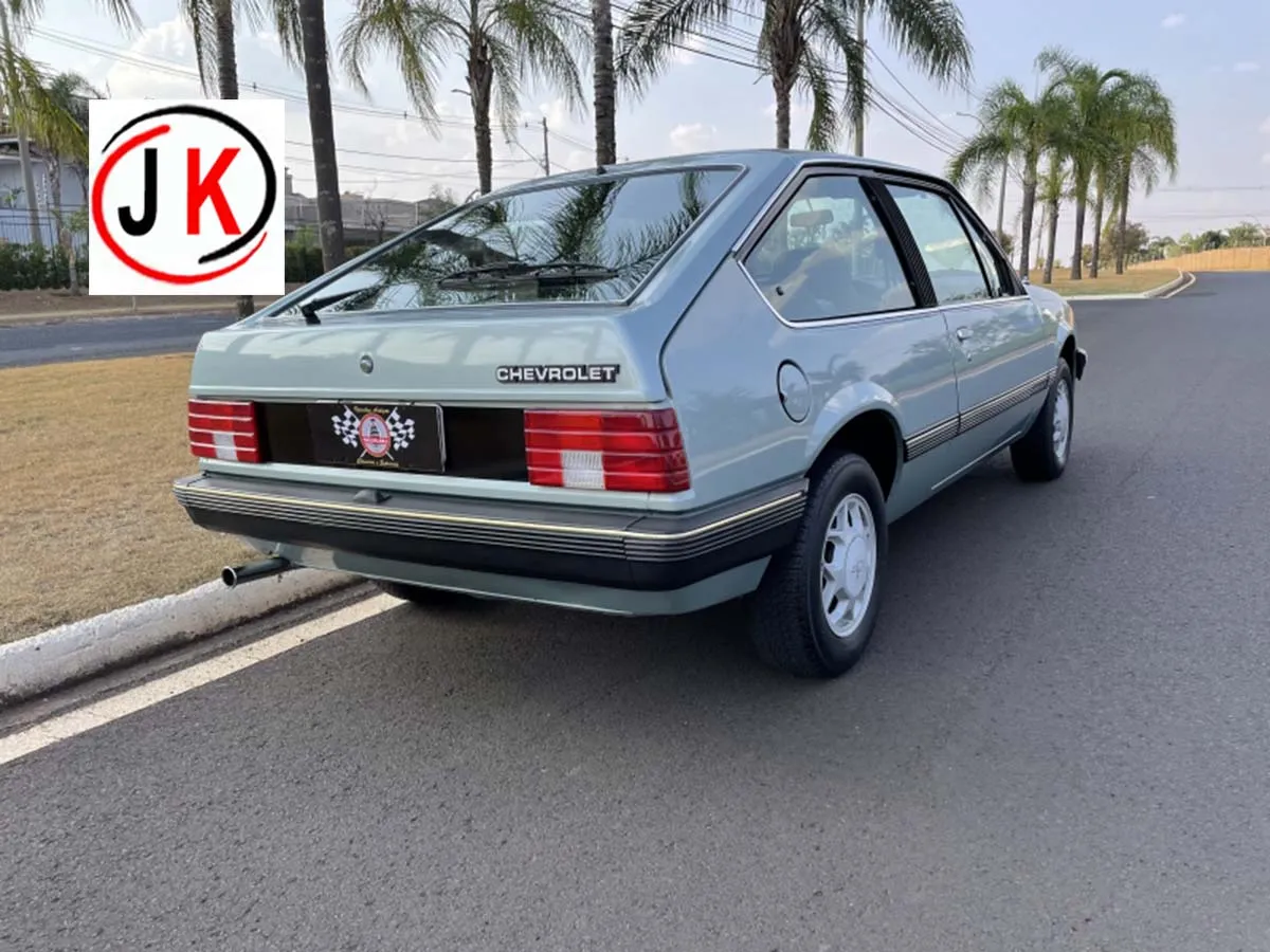 Ficha Técnica carros Chevrolet Monza Hatch 1.6 4 marchas ano 1982