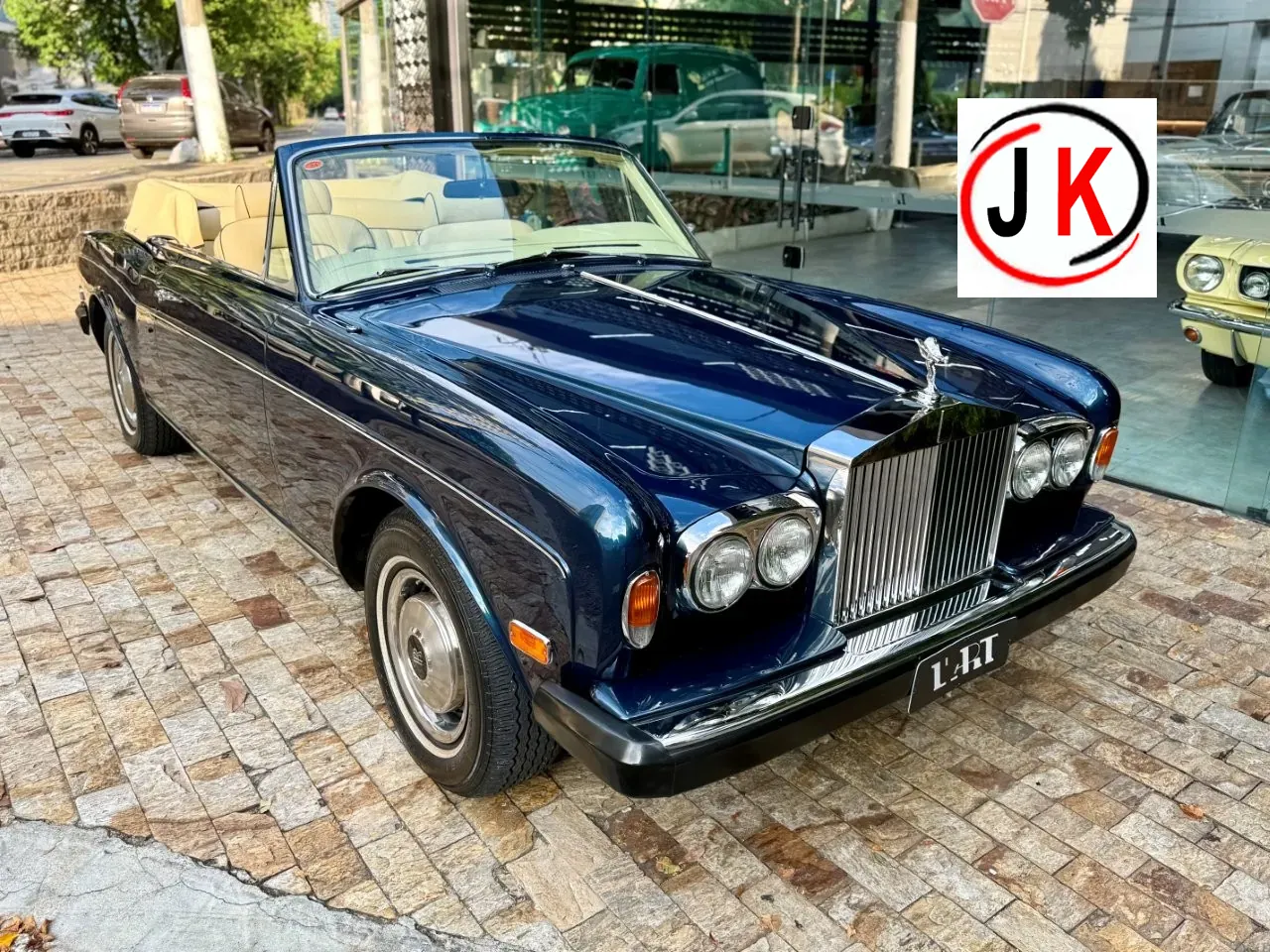 Ficha Técnica carros Rolls Royce Corniche ano 1980