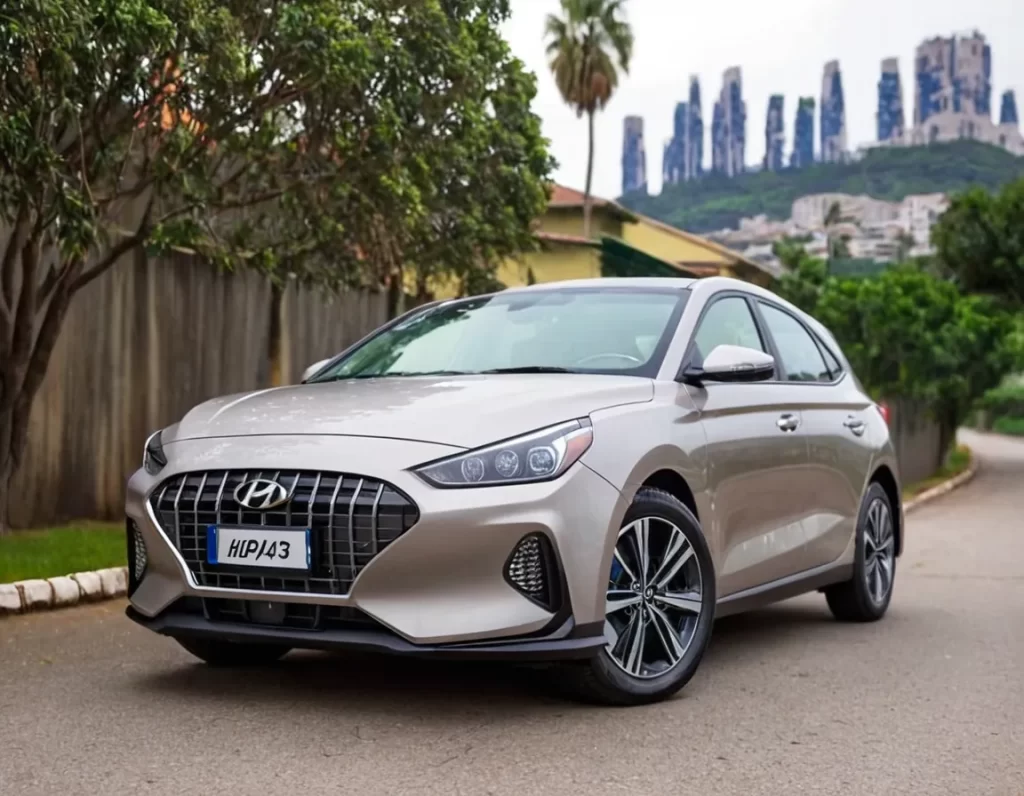 Notícias sobre automóveis: Hyundai HB20S Platinum 1.0 Turbo AT 2026: Refinamento e tecnologia no sedã compacto brasileiro