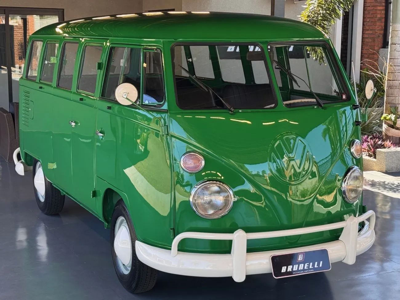 Ficha Técnica carros VW Kombi 1500 cor Verde Místico ano 1973