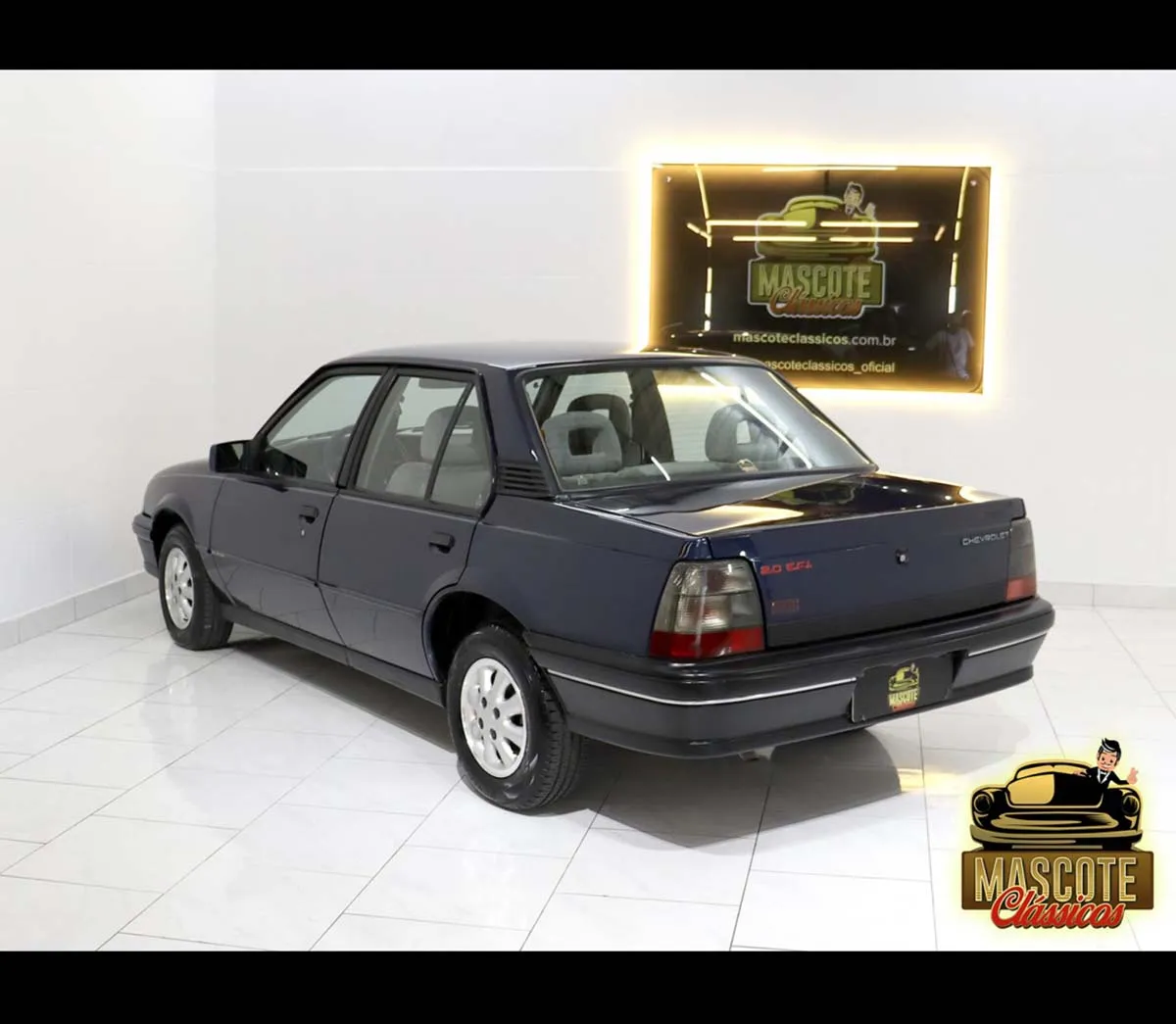 Ficha técnica Chevrolet Monza Hi Tech 2.0 EFI cor Azul Strauss ano 1994