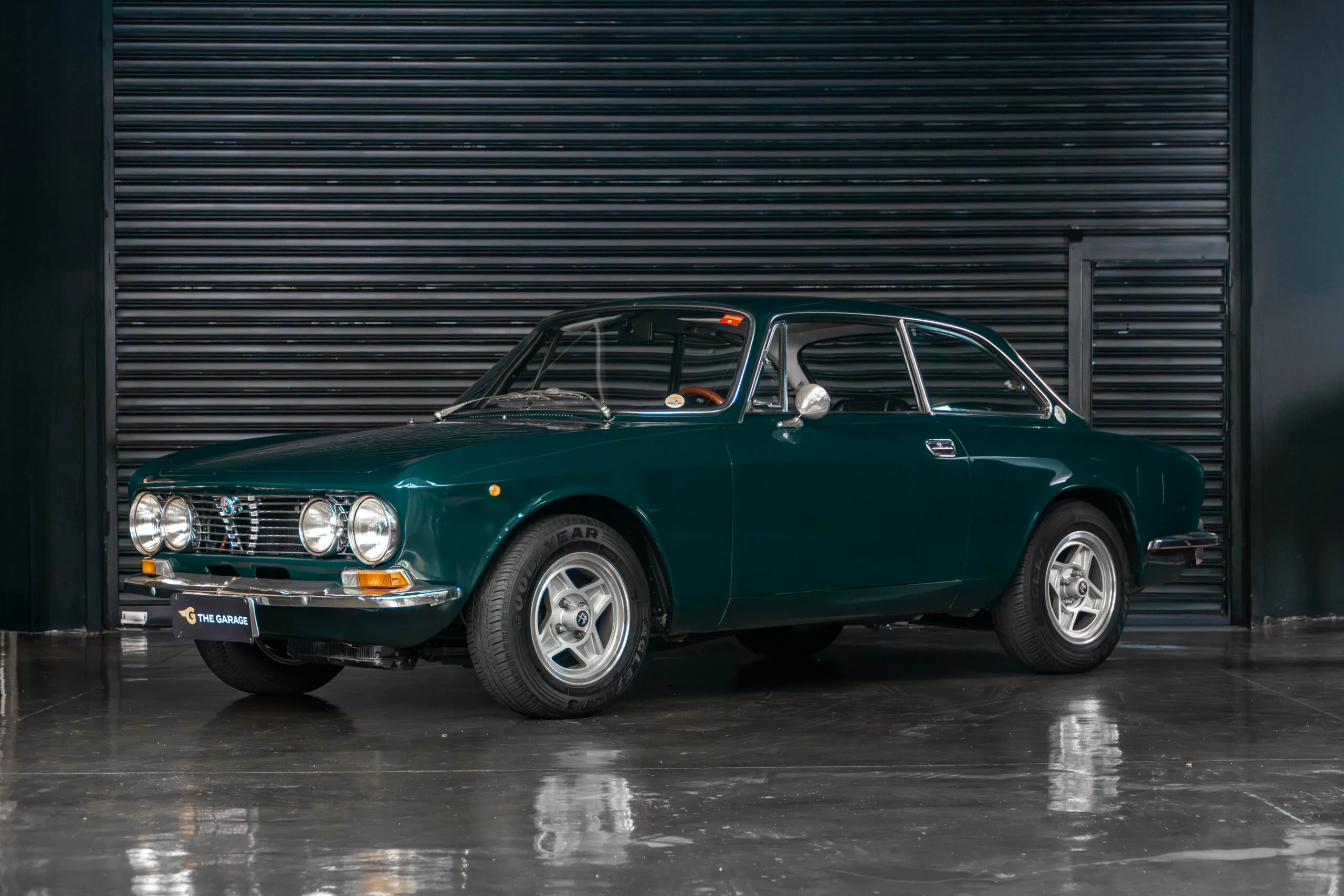 Ficha técnica carros Alfa Romeo 2000 GTV 2.0 4 cilindros ano 1972