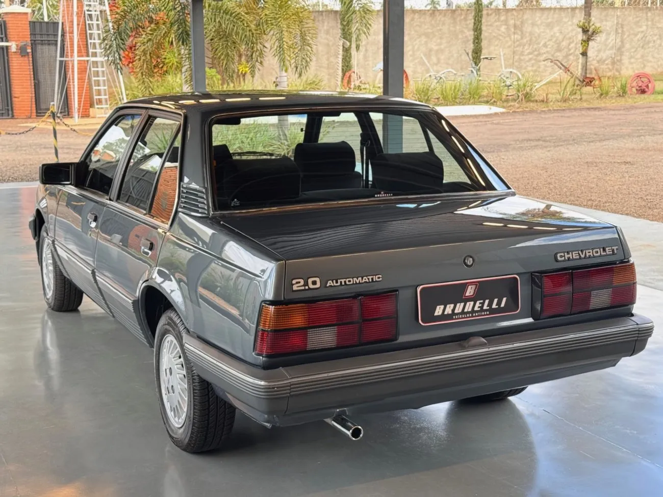 Ficha técnica carros Chevrolet Monza Classic 2.0 AT ano 1989