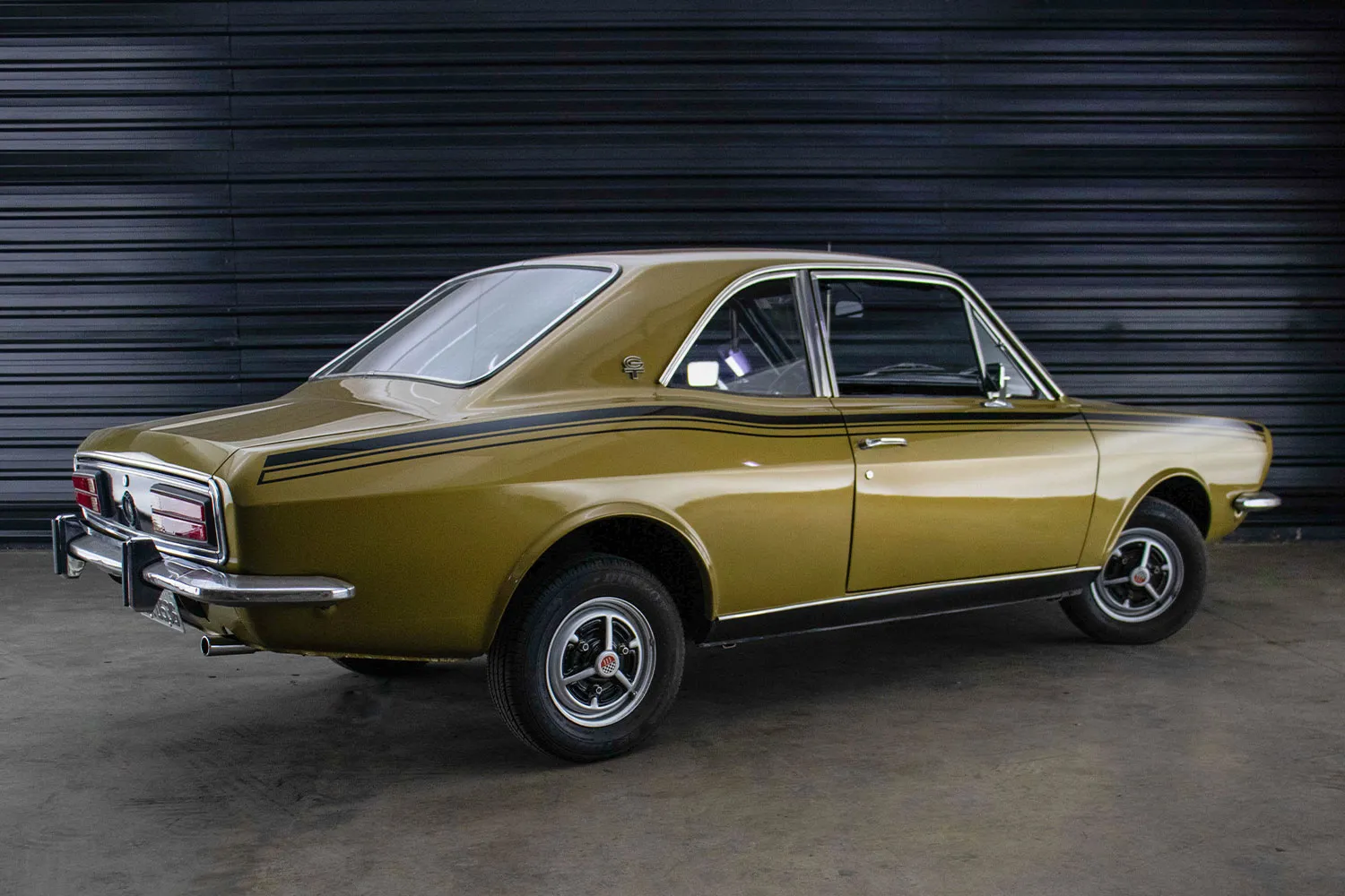 Ficha técnica carros Corcel 1 GT cor Dourado ano 1974