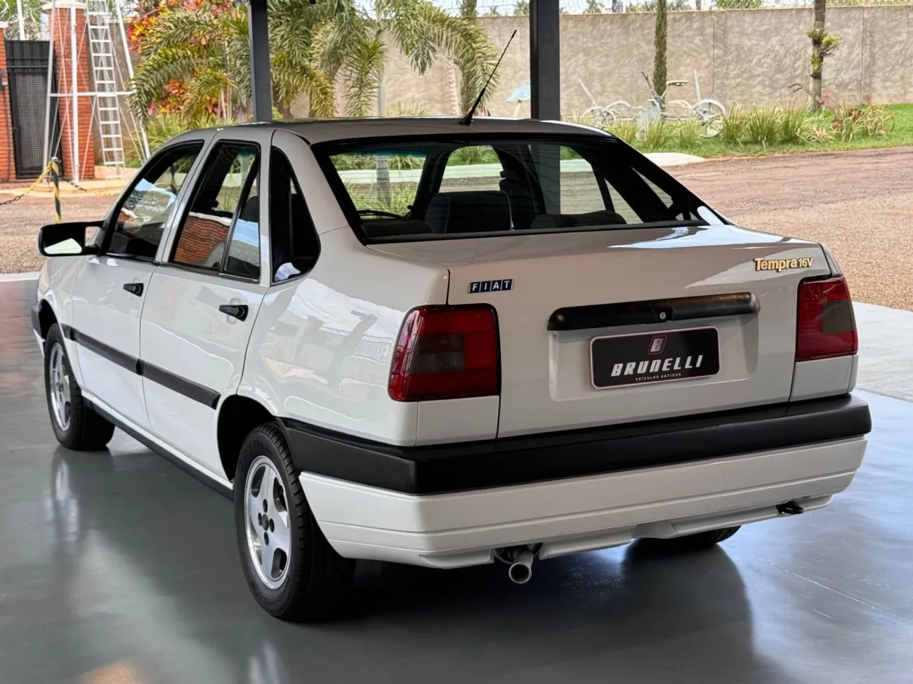 Ficha técnica carros Fiat Tempra 16V cor Branco Real ano 1994