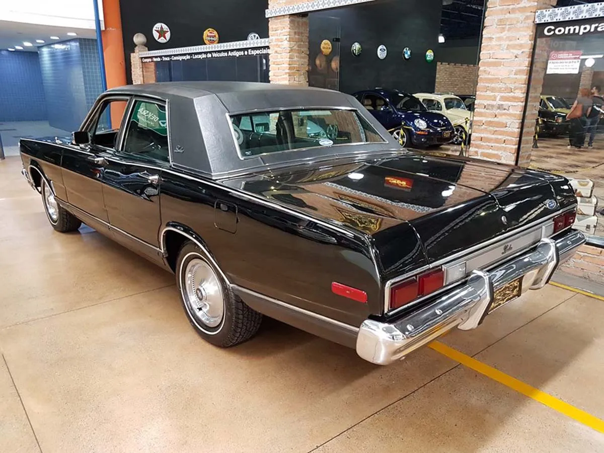 Ficha técnica carros Ford Landau AT cor preto ano 1982