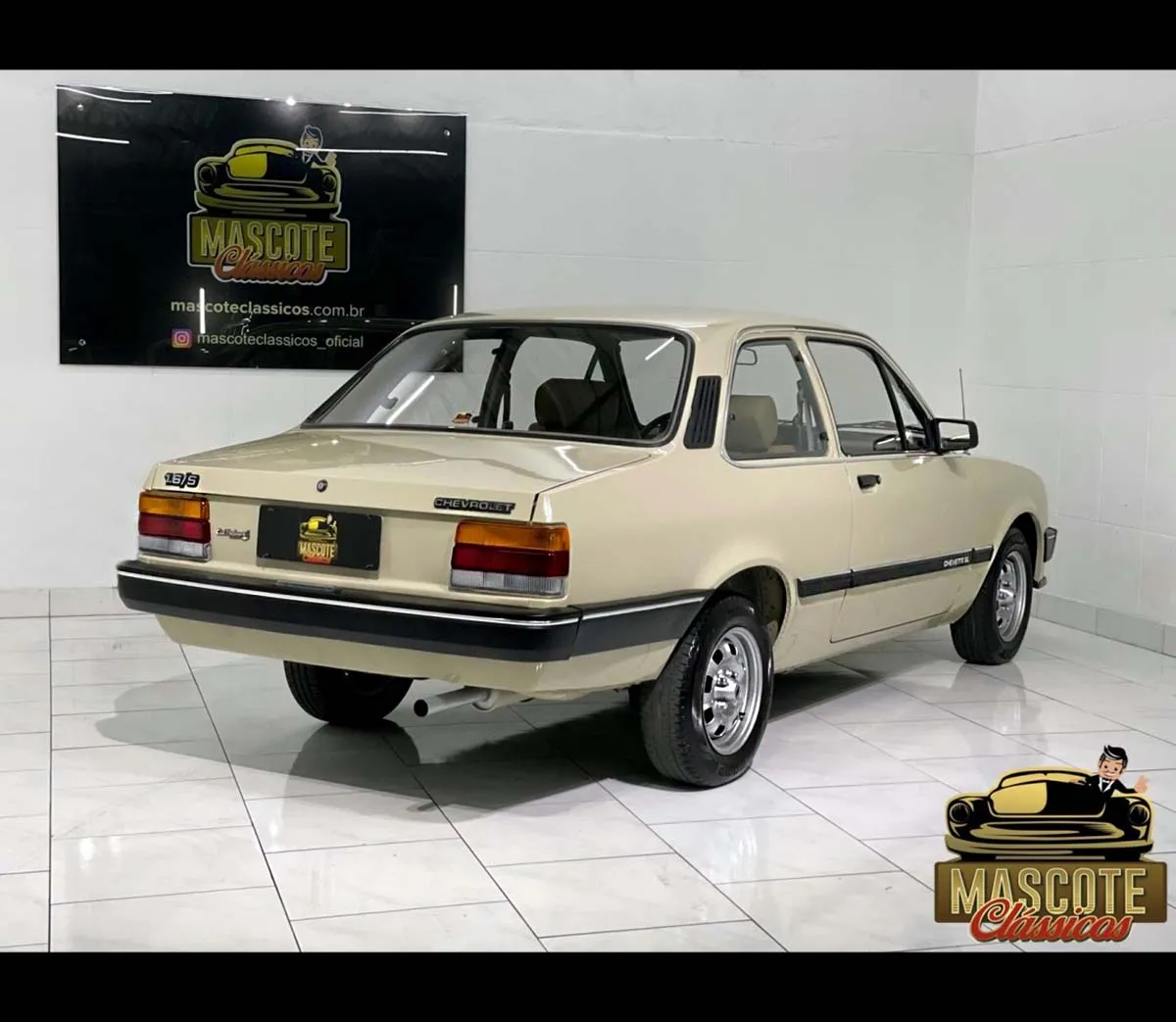 Ficha técnica carros GM Chevette SL Gasolina cor Bege Arpoador ano 1988