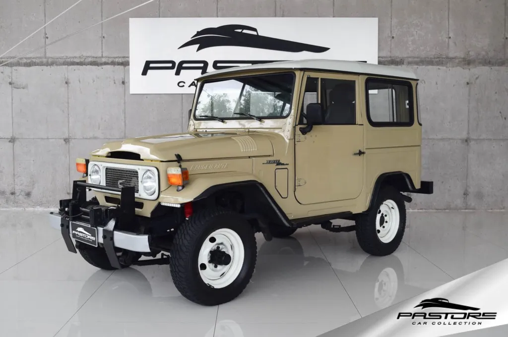 Ficha técnica carros Toyota Bandeirante OJ50LV 4X4 Diesel Jipe ano 1983