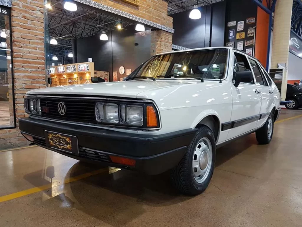 Ficha técnica carros VW Passat LSE branco ano 1987