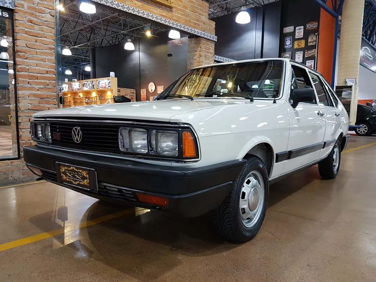 Ficha técnica carros VW Passat LSE branco ano 1987