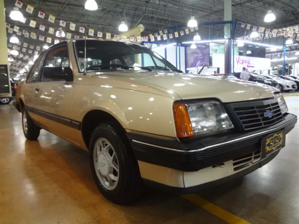 chevrolet-monza-a-alcool