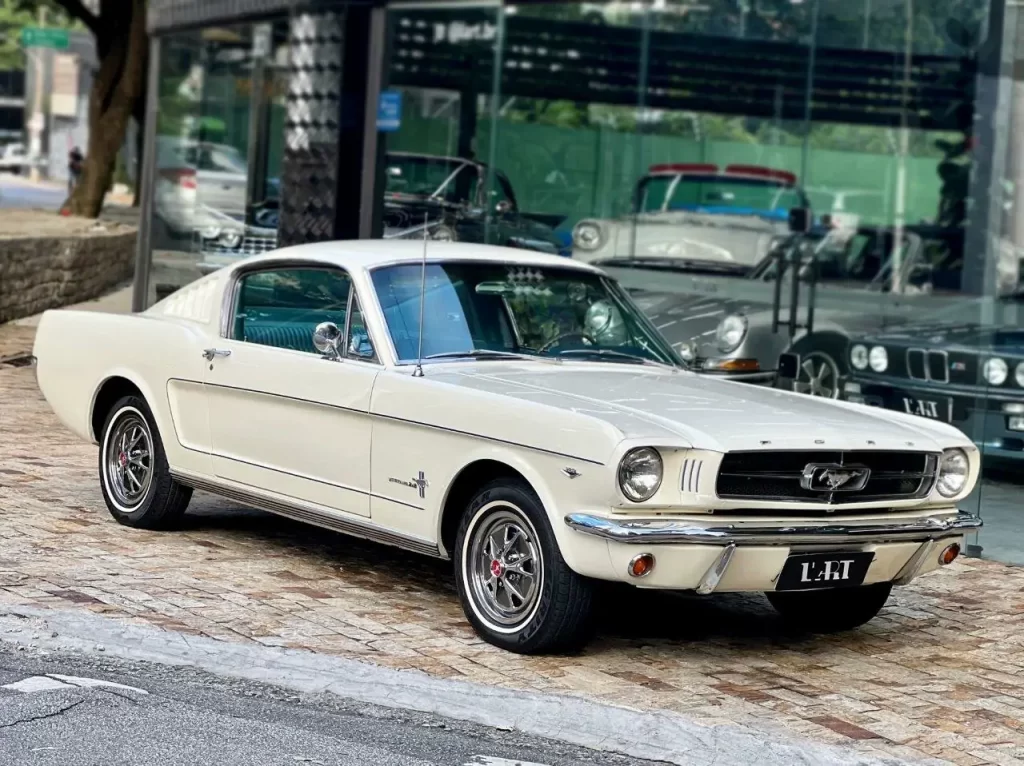 Muscle car Ford Mustang Fastback Pony AT V8 289 ano 1965