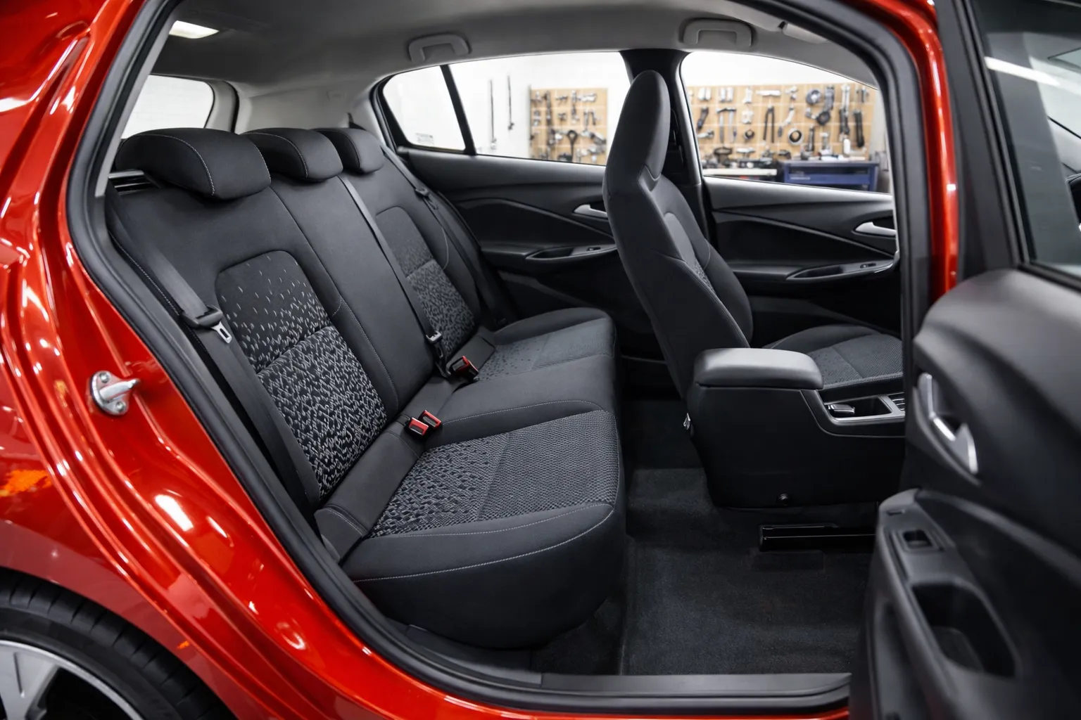 Chevrolet Onix Turbo 1.0 AT 2026 para o público PCD - imagem 6