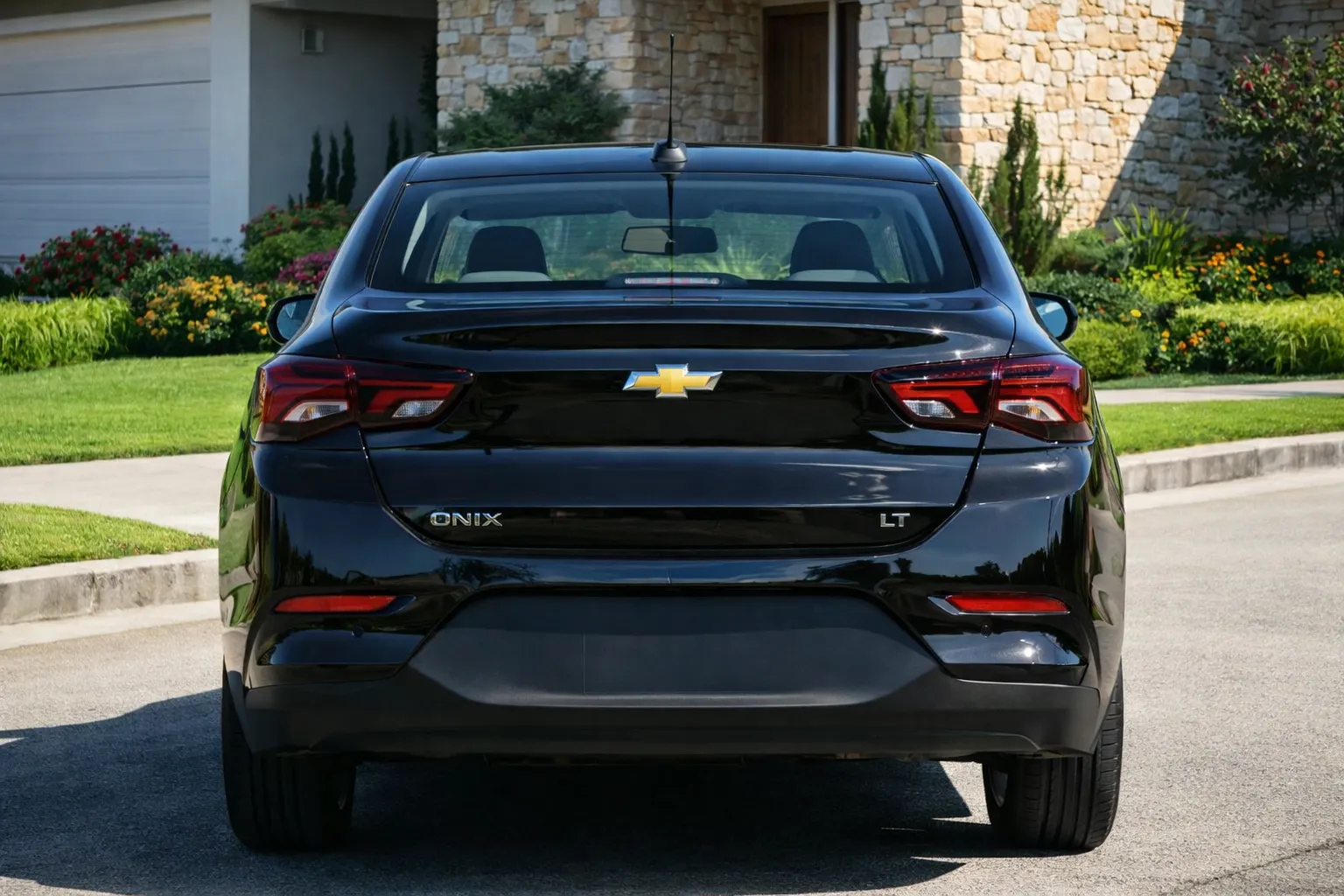 Chevrolet Onix Plus em dia ensolarado