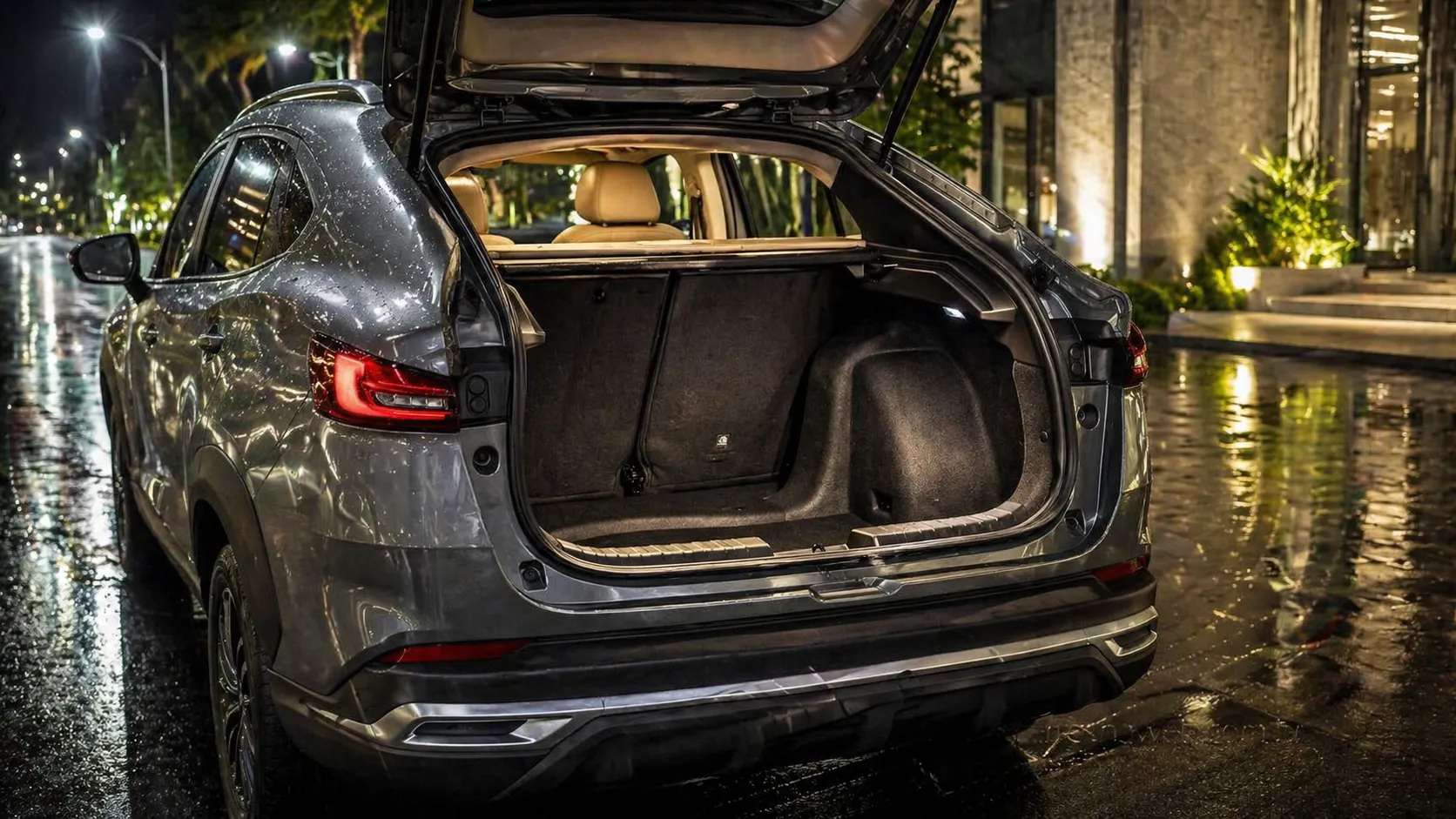 Porta-malas do Fiat Fastback Turbo 200 CVT Flex PCD 2023