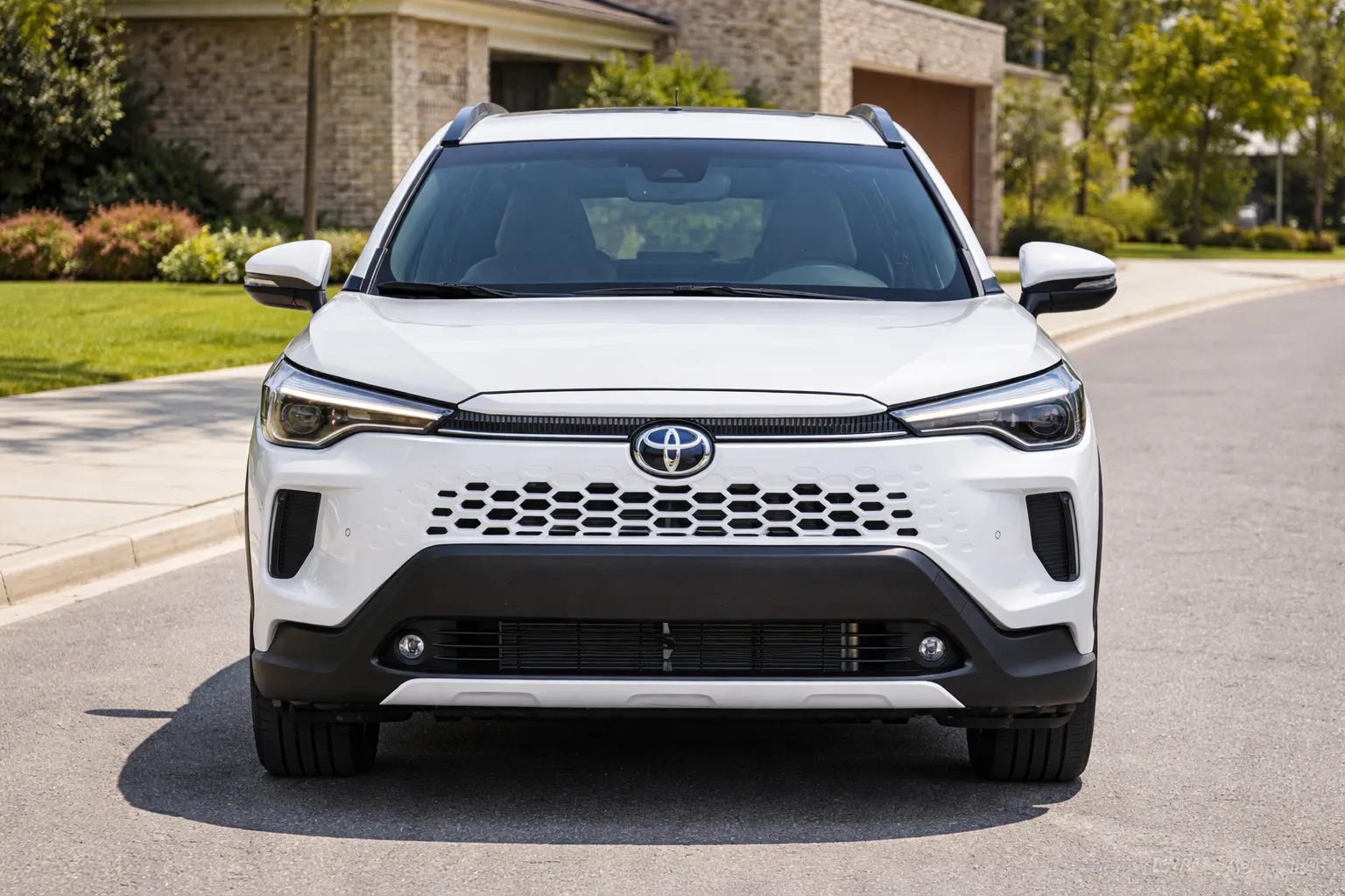 Toyota Corolla Cross XRE 2026 lateral dianteira