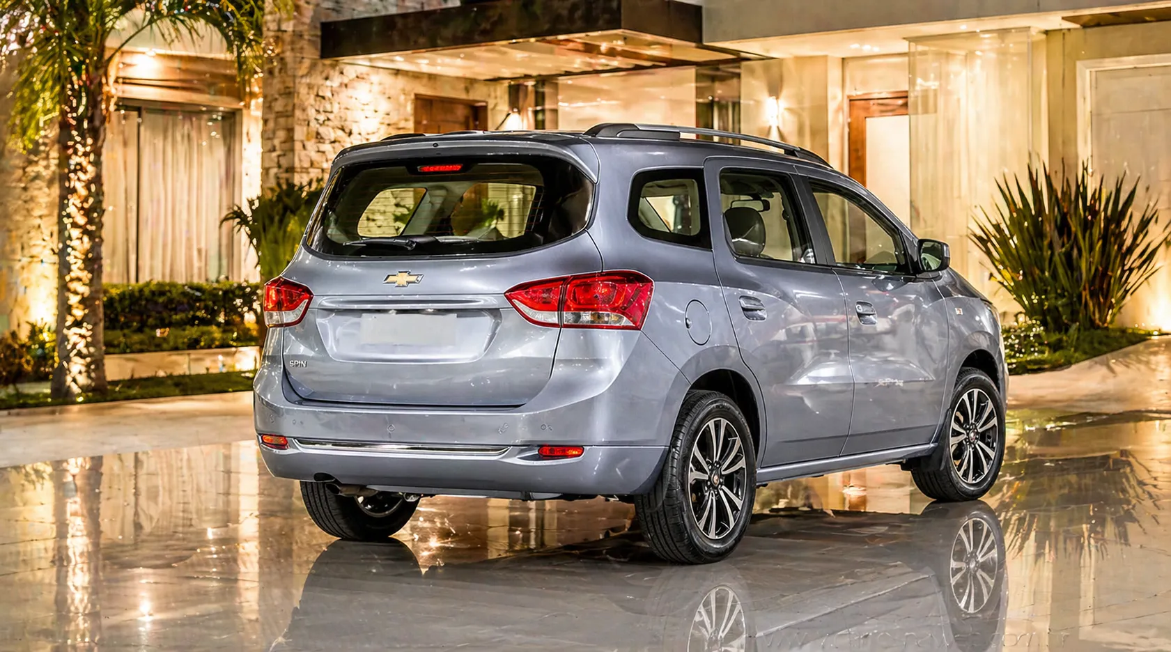 Interior da Chevrolet Spin LS 2023 PCD com foco em acessibilidade