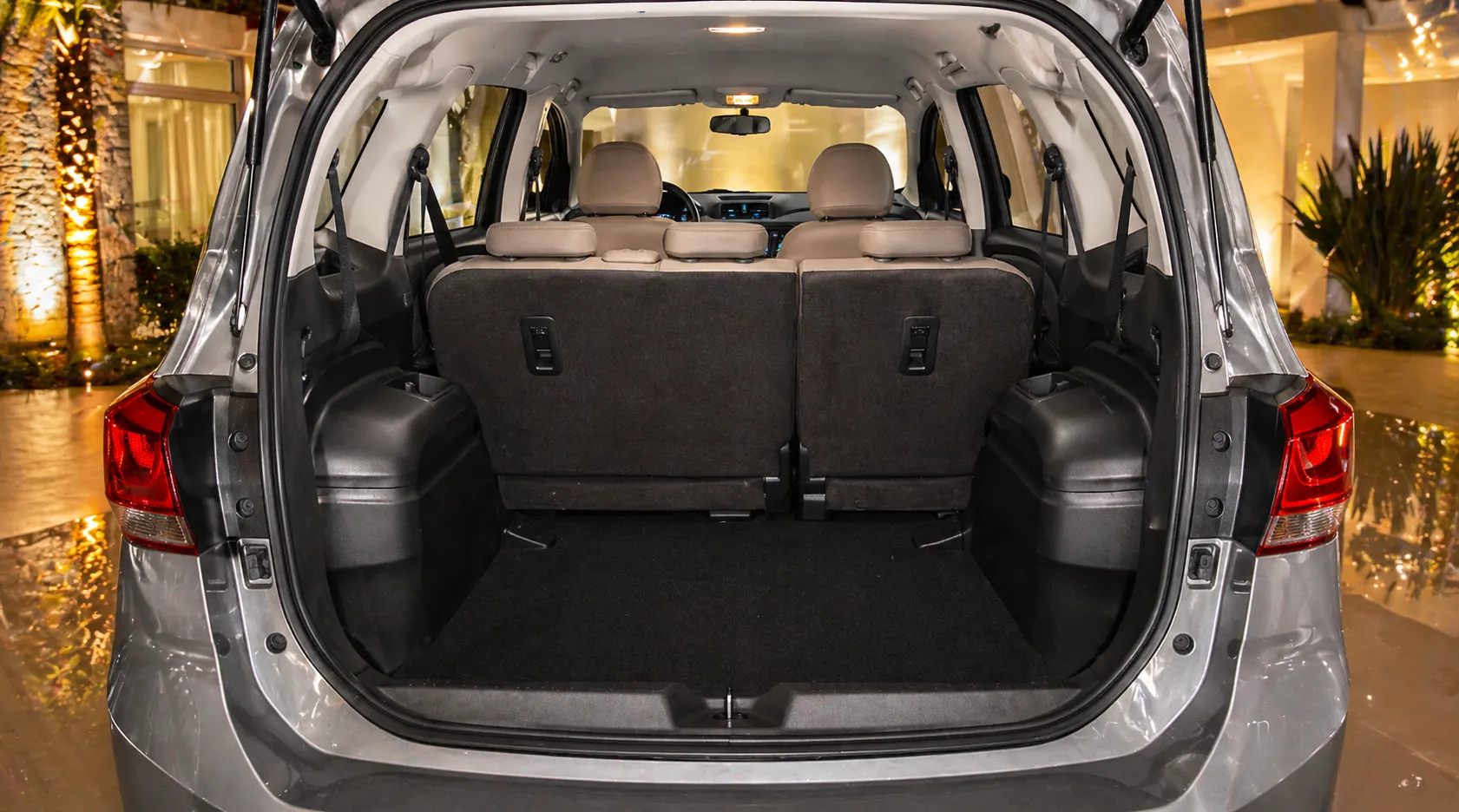 Chevrolet Spin LS 2023 PCD com foco em porta-malas e uso familiar