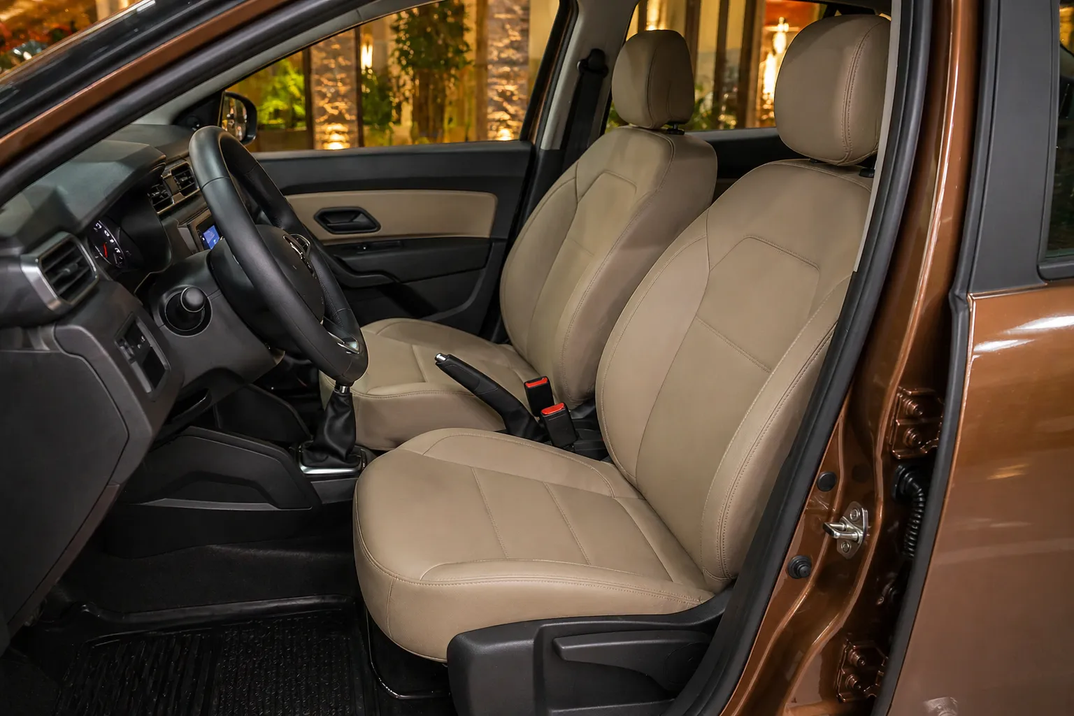 Interior do Renault Duster 1.6 CVT 2023 PCD com foco em acessibilidade e conforto