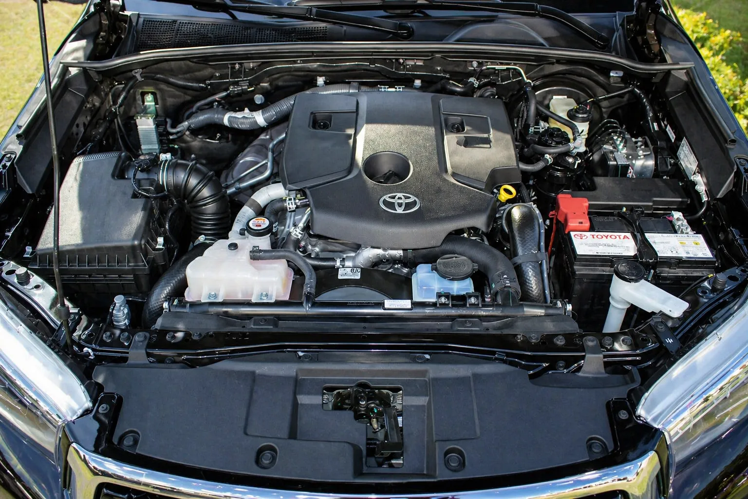 Motor e análise técnica da Toyota Hilux SRX Limited 2.8 Diesel 2023