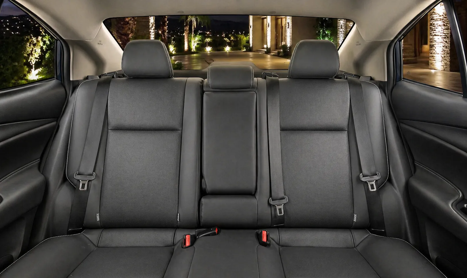 Toyota Yaris Sedan XL 2023 PCD análise de porta-malas e uso familiar