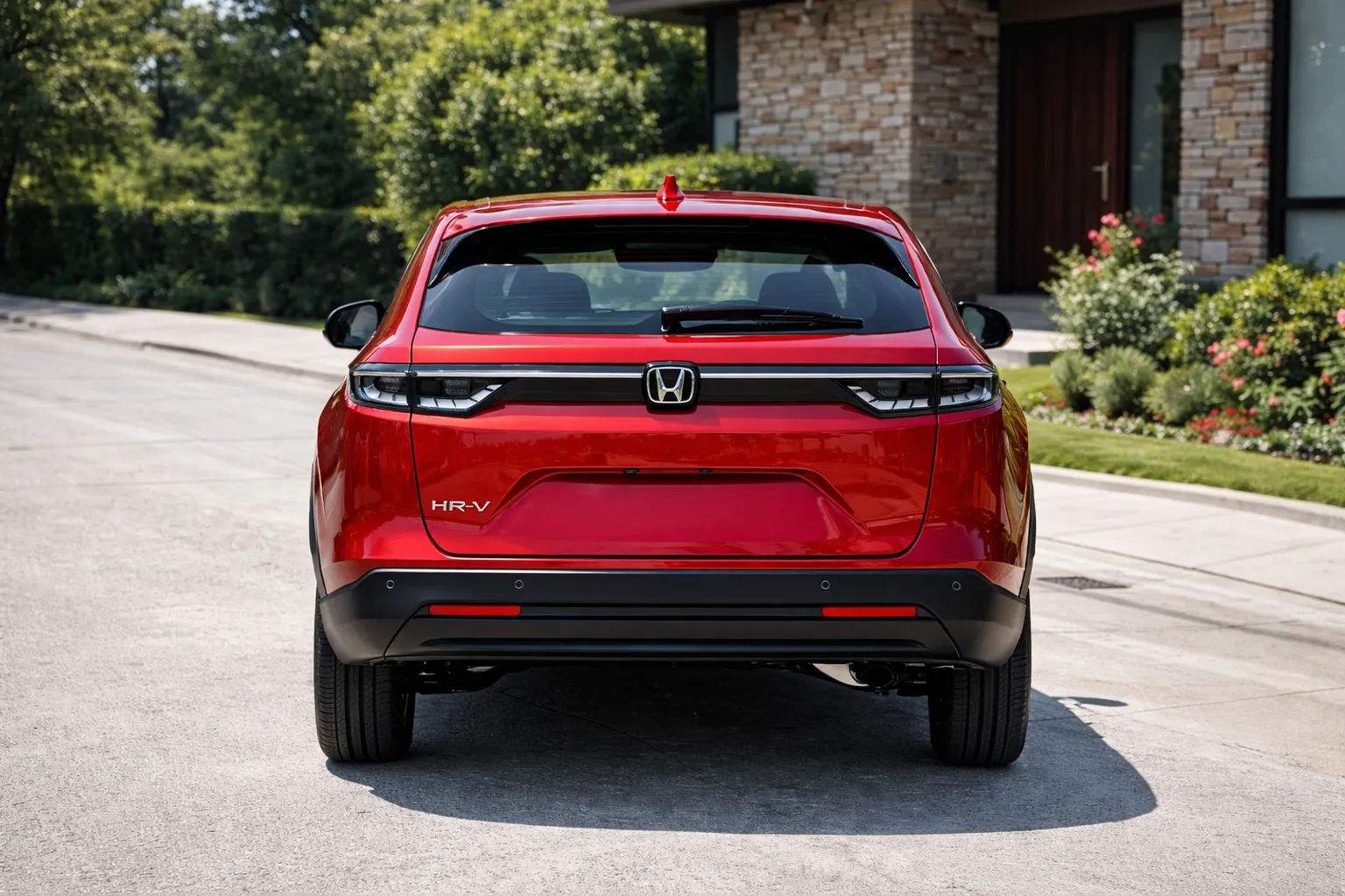Honda HR-V vermelho em garagem moderna