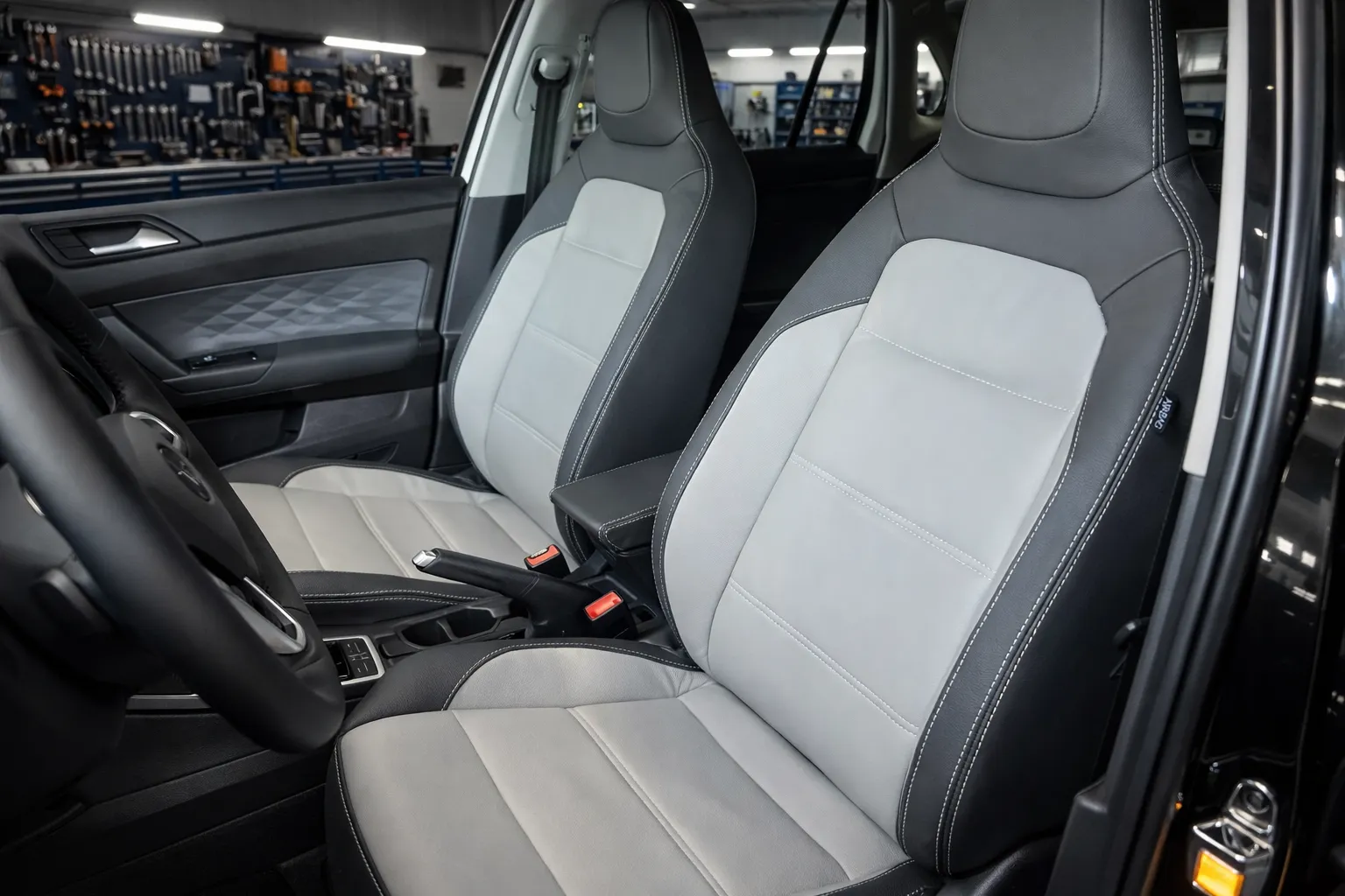 Interior detalhado do Volkswagen Polo 2023