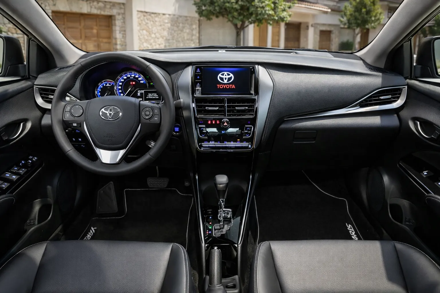 Cabine do Toyota Yaris 2023