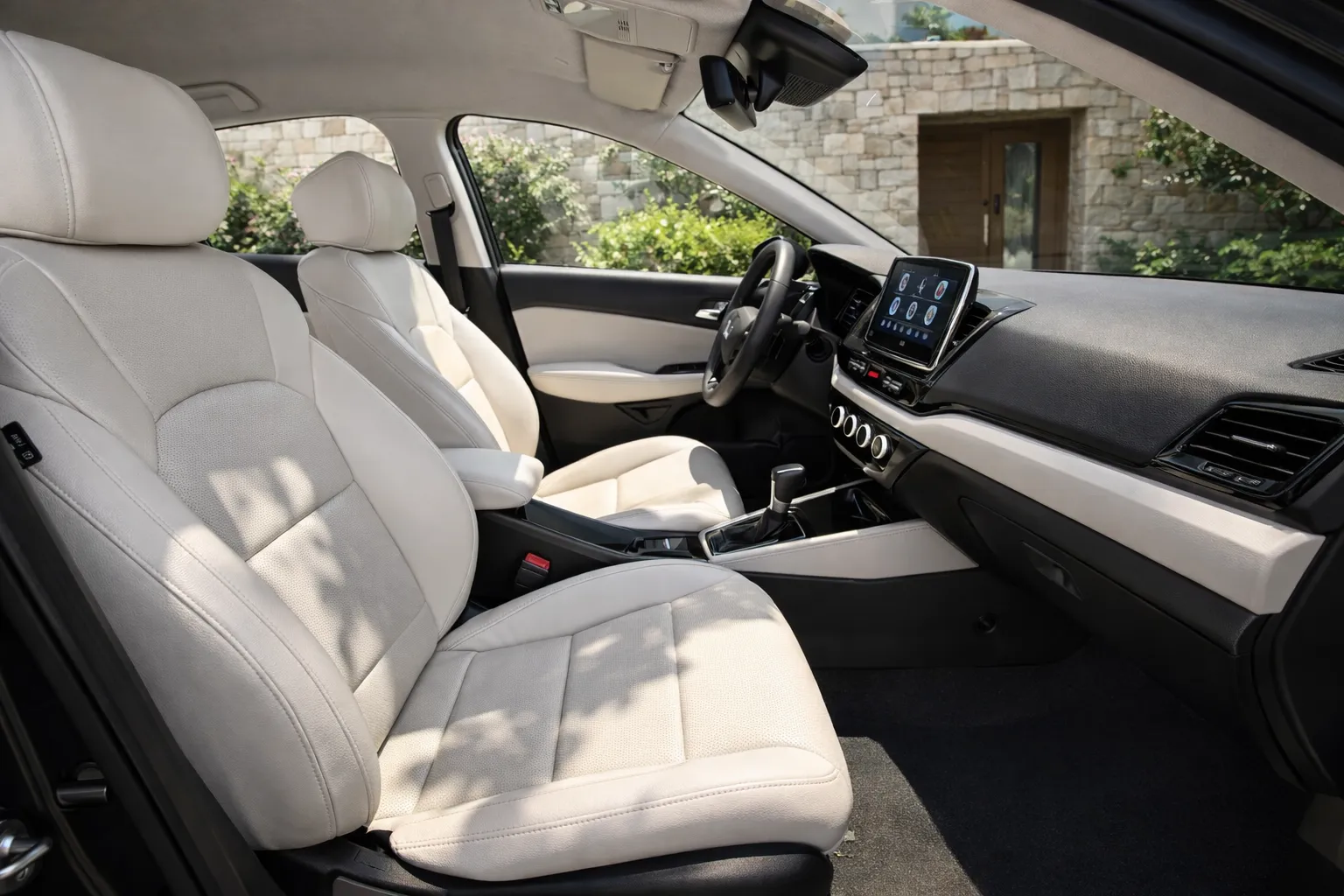 Interior de sedan moderno