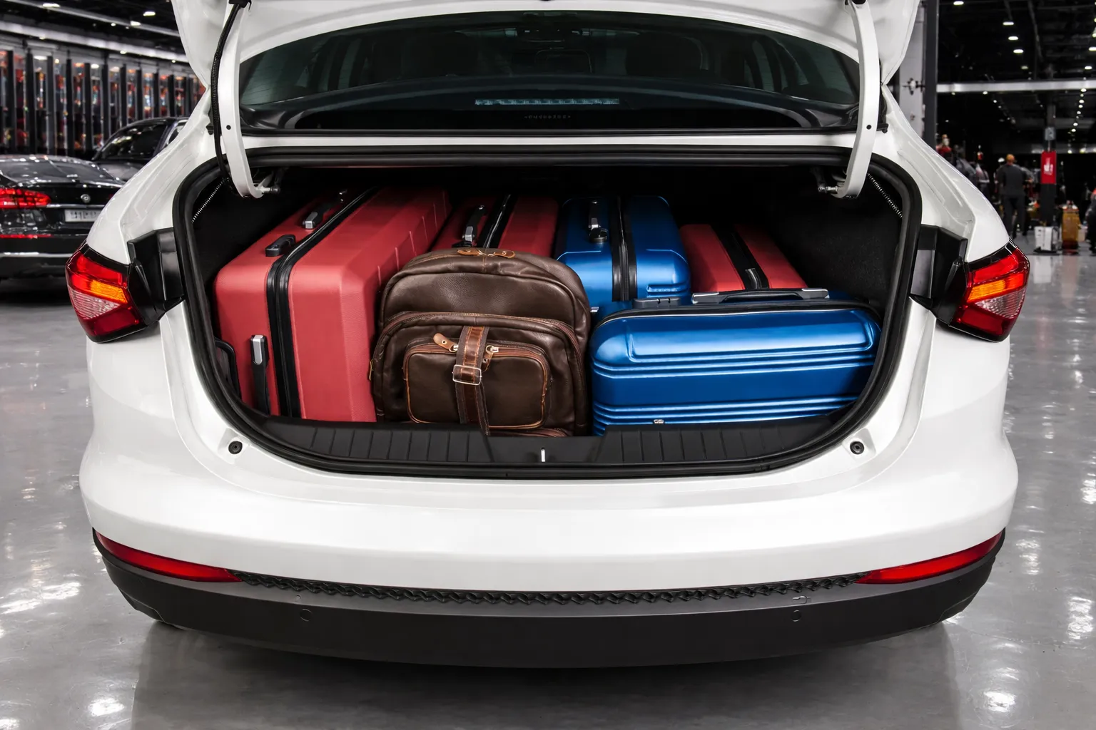 Porta-malas do Fiat Cronos com acessórios