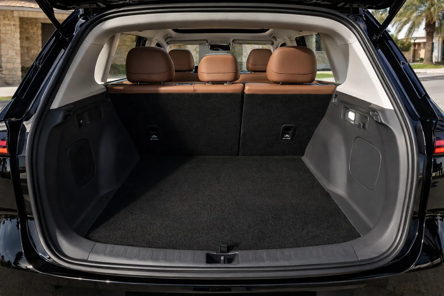 Porta-malas do Leapmotor B10 aberto