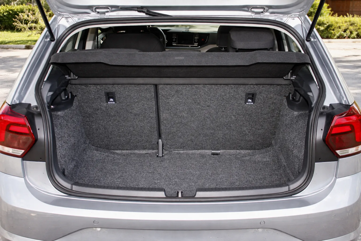 Porta-malas do Volkswagen Polo aberto