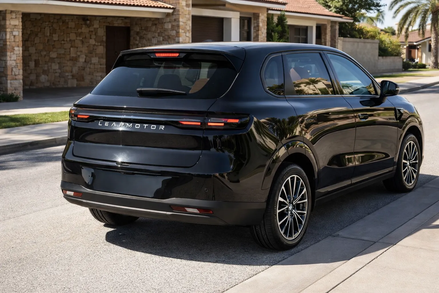 SUV elétrico Leapmotor B10 na rua