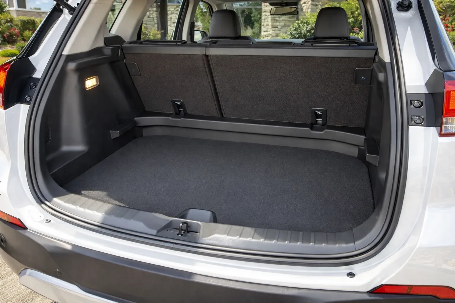 Trânsito e tranquilidade no jardim moderno