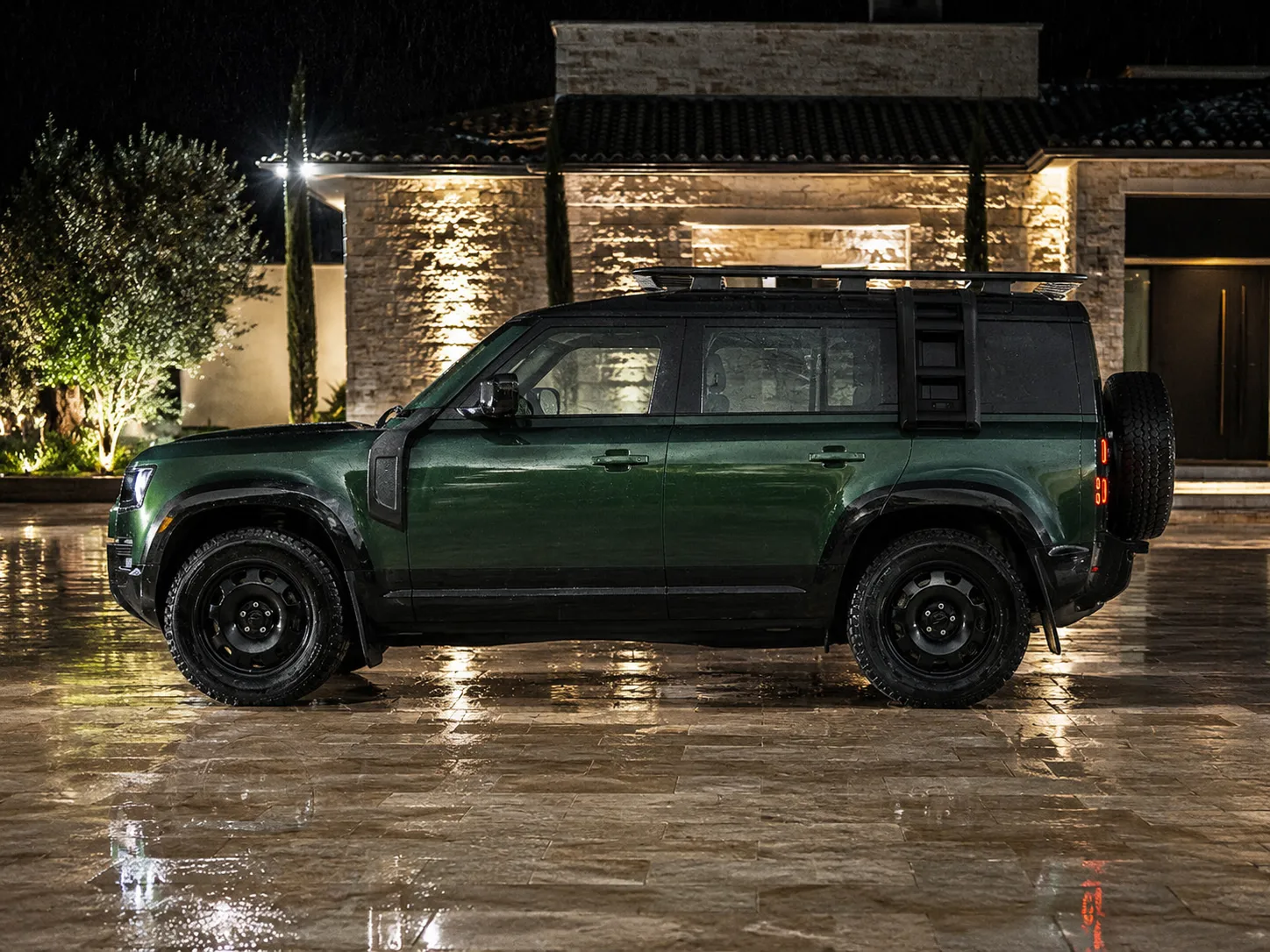 Engenharia automotiva do Land Rover Defender 110 Trophy Edition 2026: suspensão off-road, motor D350, ADAS e revisões