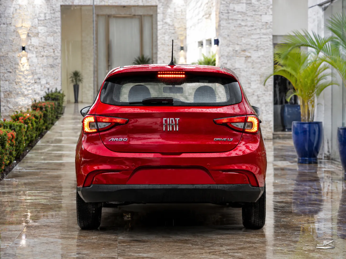 Ficha técnica do Fiat Argo Drive 1.3 CVT 2026: motor Firefly, consumo, desempenho, porta-malas, revisões e análise mecânica