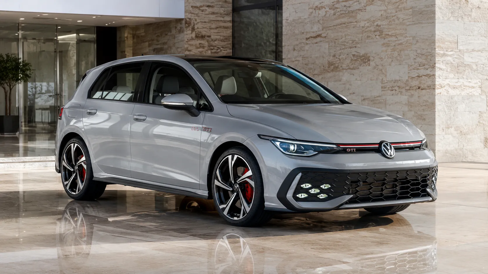 Golf GTI 2026 PCD de luxo: potência, ADAS e compra premium acima de R$ 200 mil