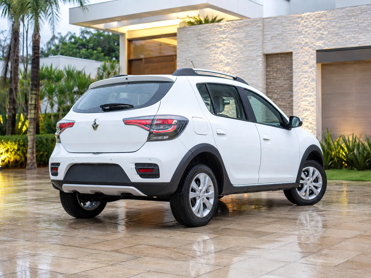 guia-compra-pcd-seminovo-renault-sandero-stepway-zen-2024
