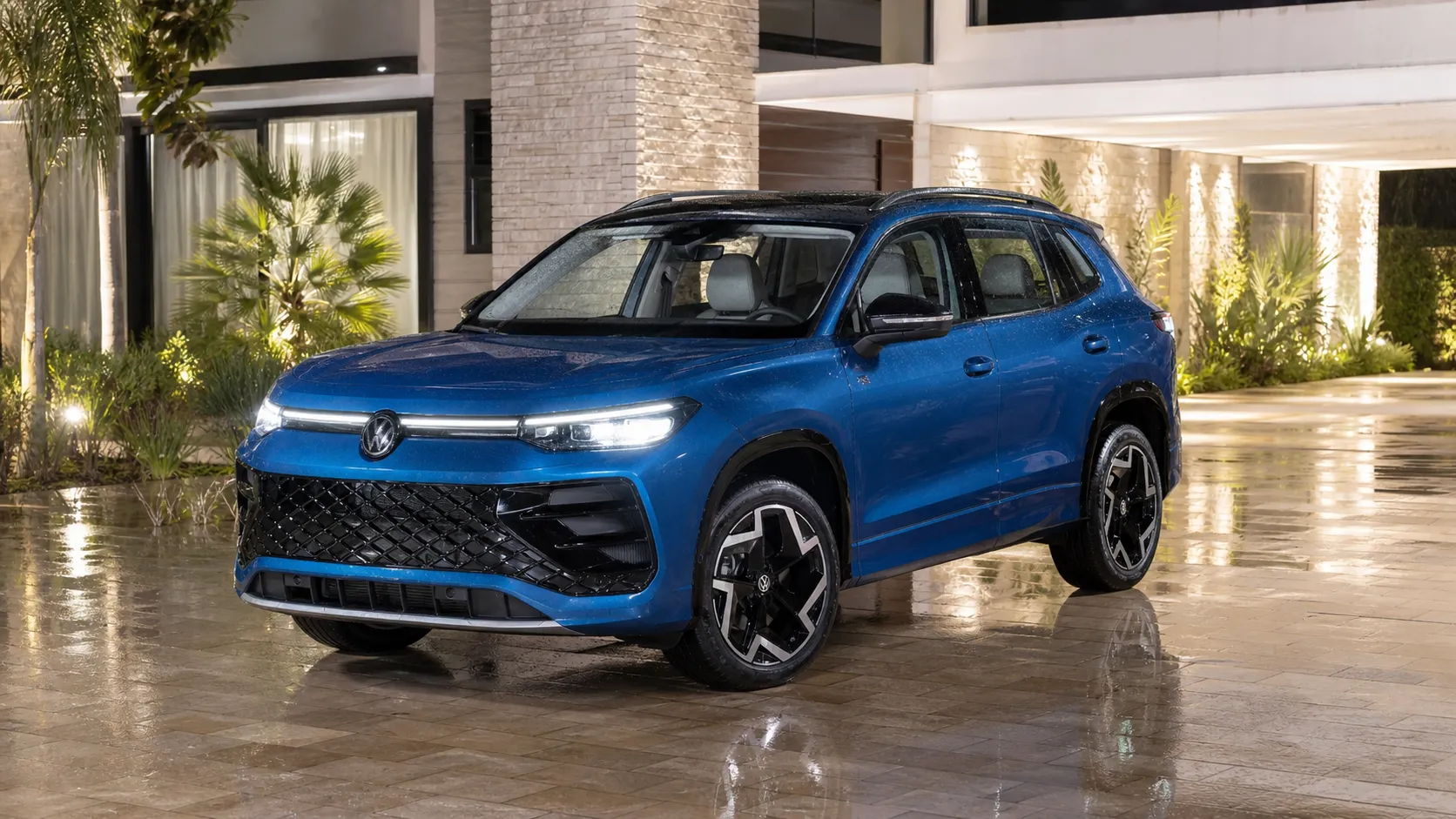 volkswagen-tiguan-r-line-pcd-premium-adas-2026