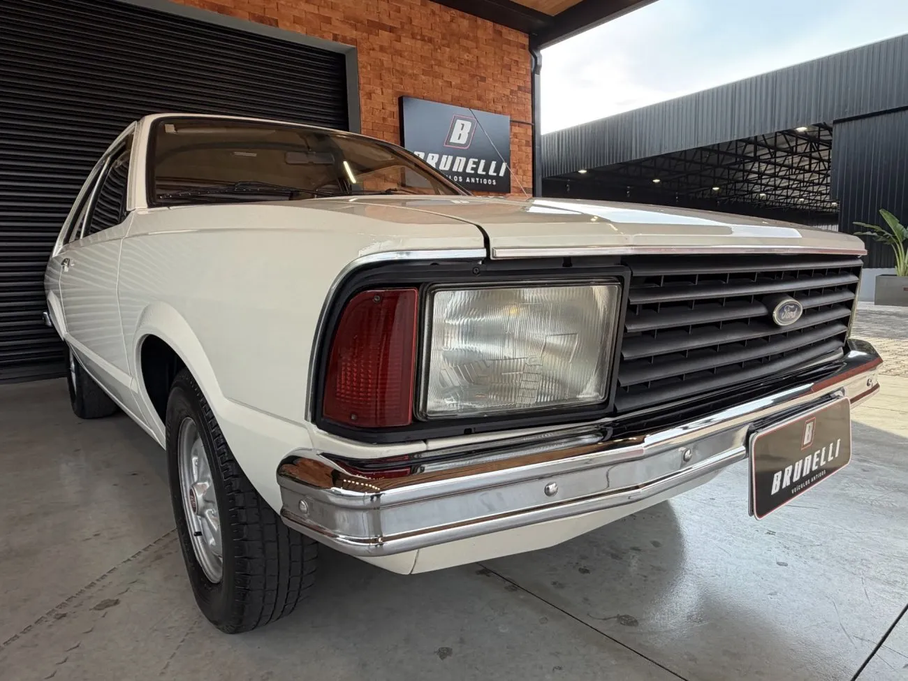 Ford Corcel II STD ano 1978 branco carros colecionáveis restauração e compra segura