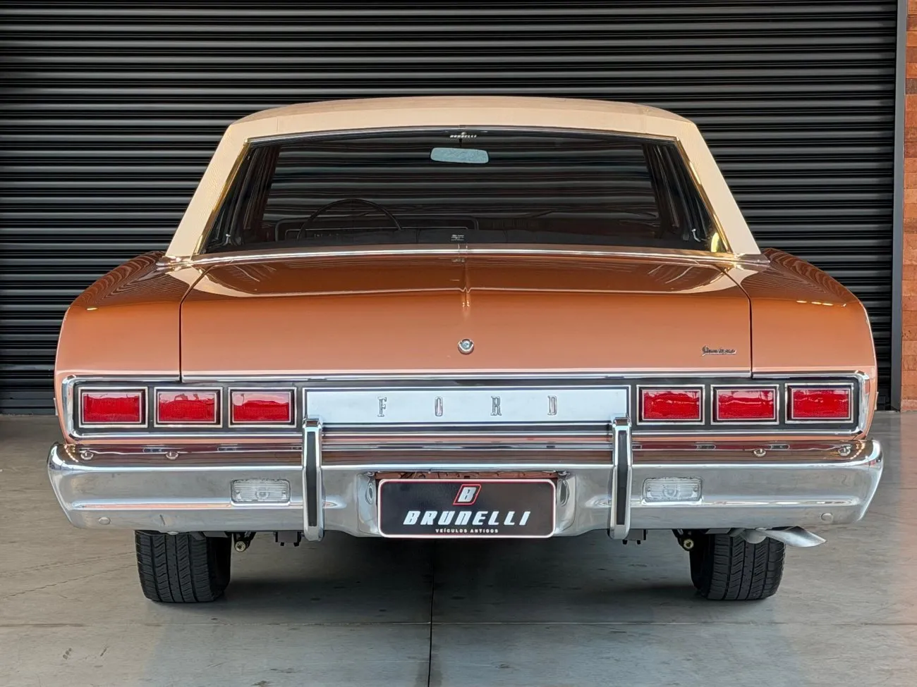 Interior Ford Galaxie LTD 1976 acabamento original carro clássico