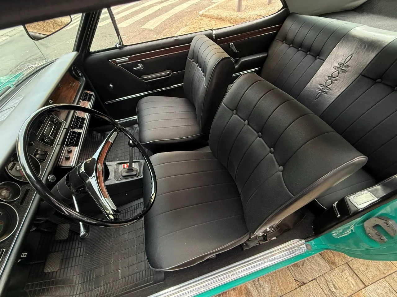 Detalhes de restauração do Chevrolet Opala Gran Luxo 1972