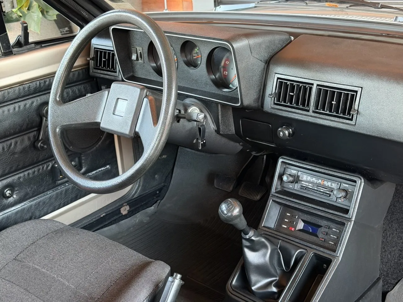 Detalhes externos da Ford Belina II ano 1984