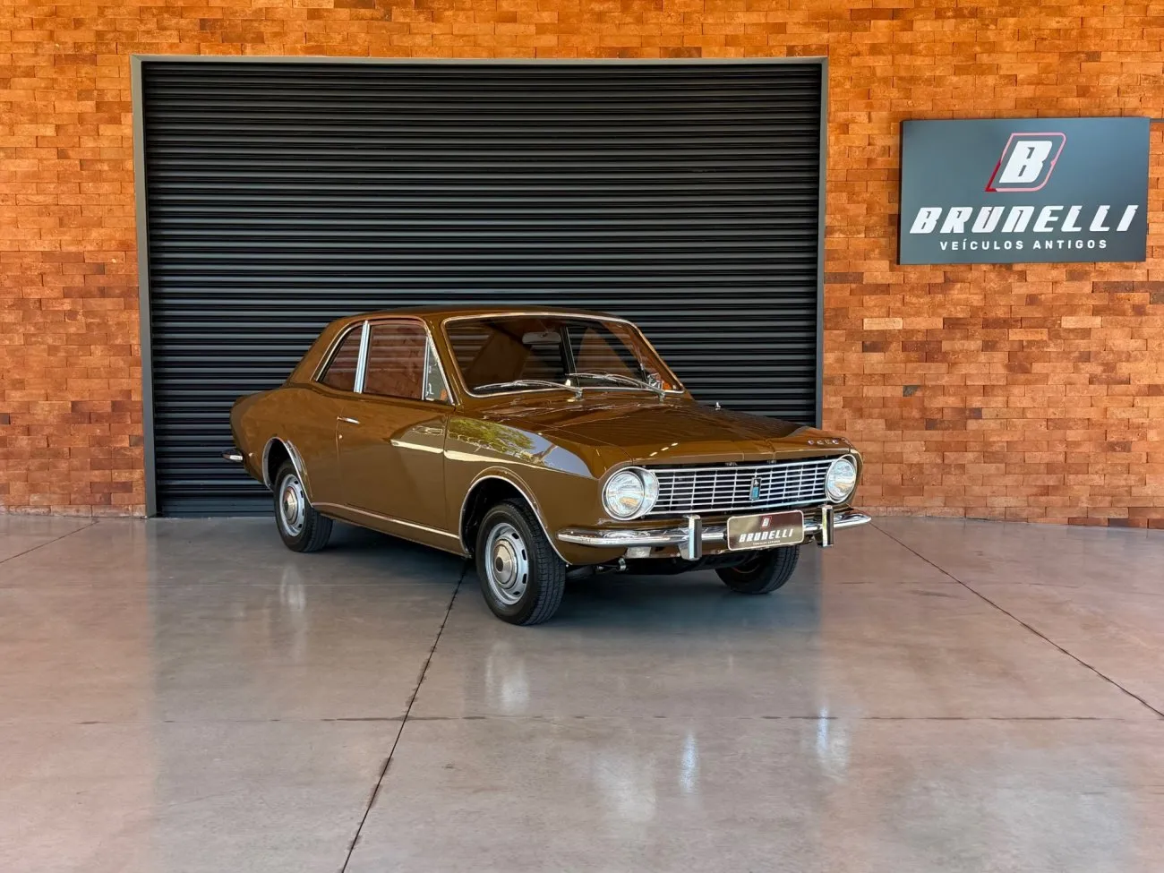 Ford Corcel I Coupé 1972 mostrando detalhes de identificação externa