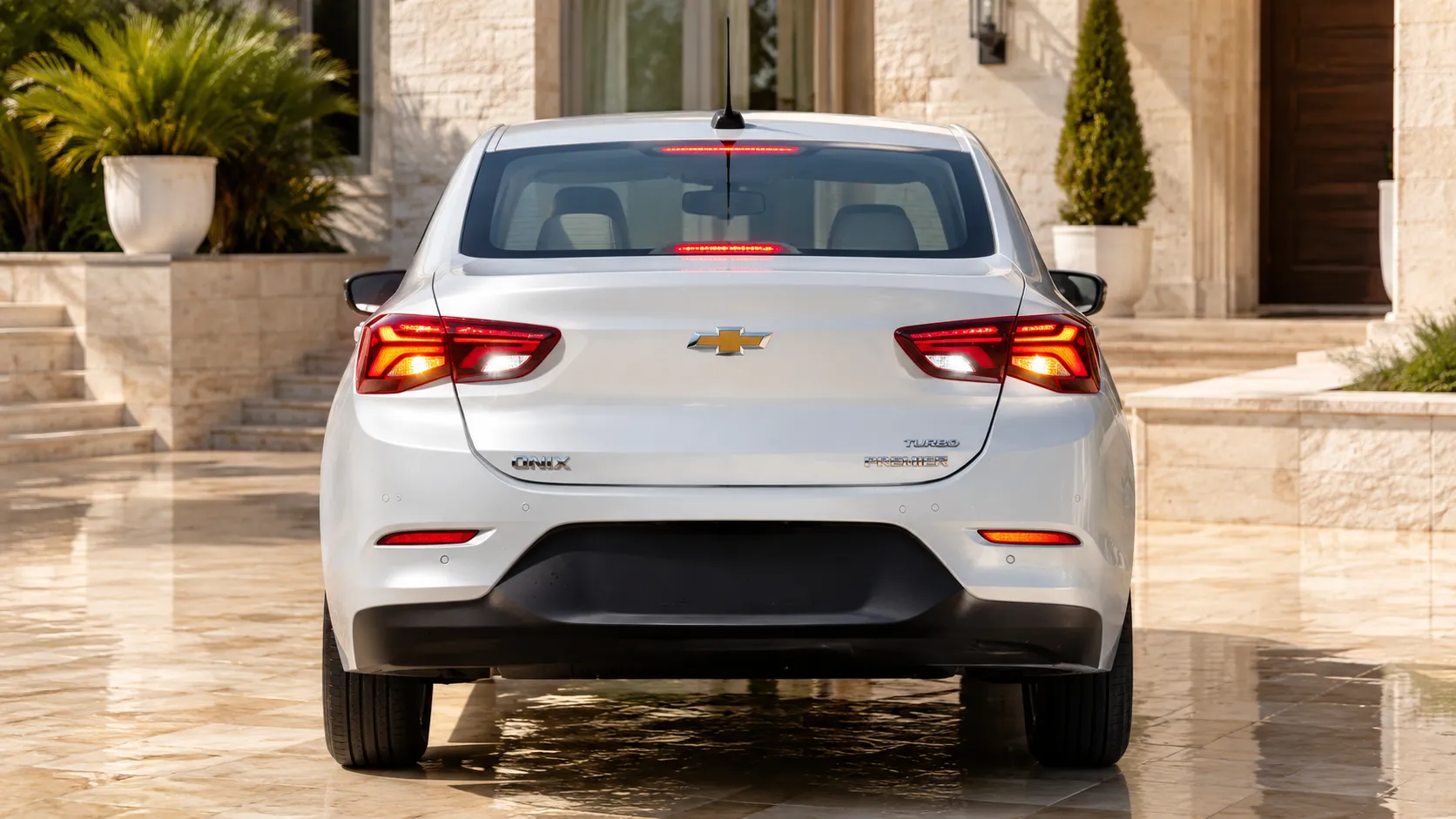 Chevrolet Onix Plus Turbo AT 2027: ficha técnica mostra o que pesa no bolso além dos R$ 114 mil