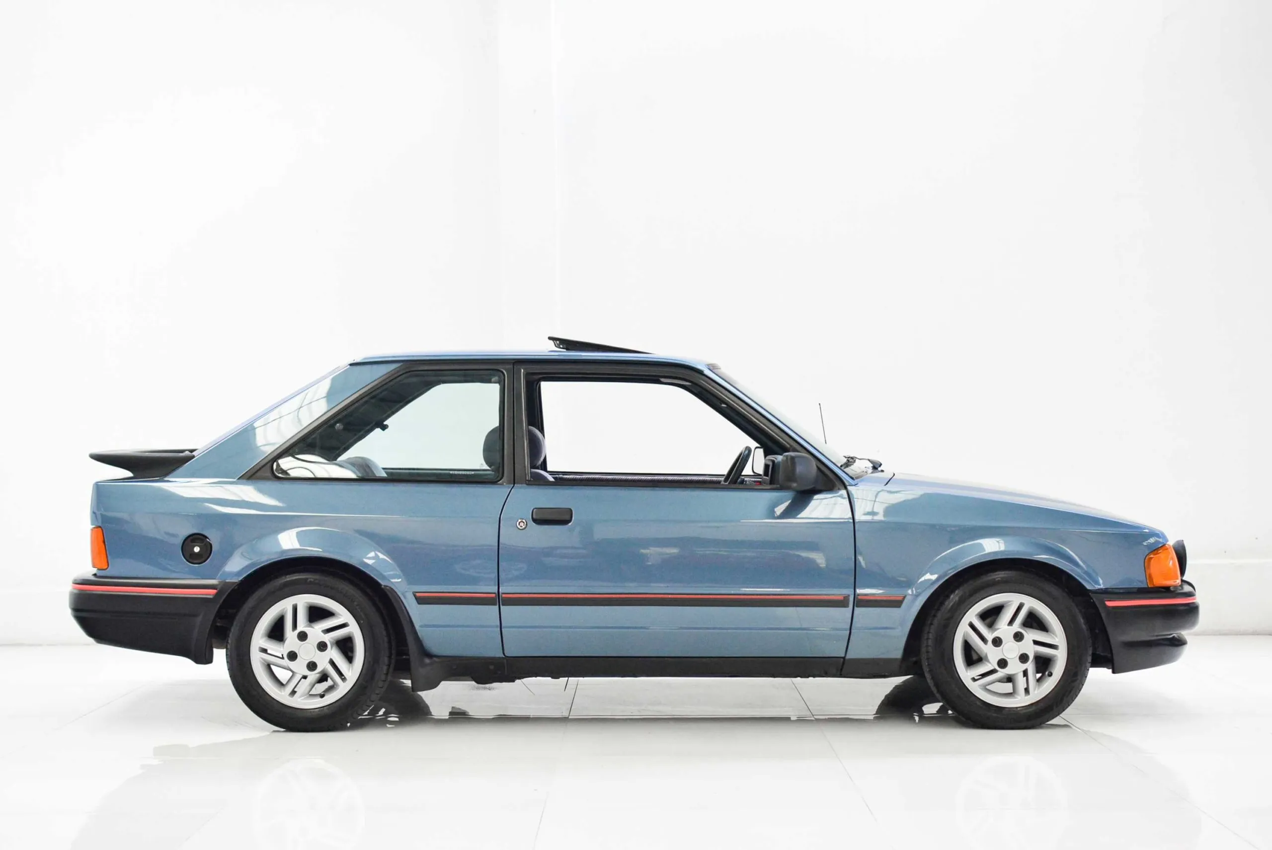 Ford Escort XR3 1.6 1989: ficha técnica e guia de compra de carros antigos de coleção